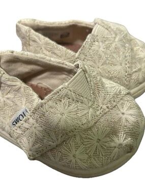 Toms Infant Baby Gold Slip On Shoes Size 2